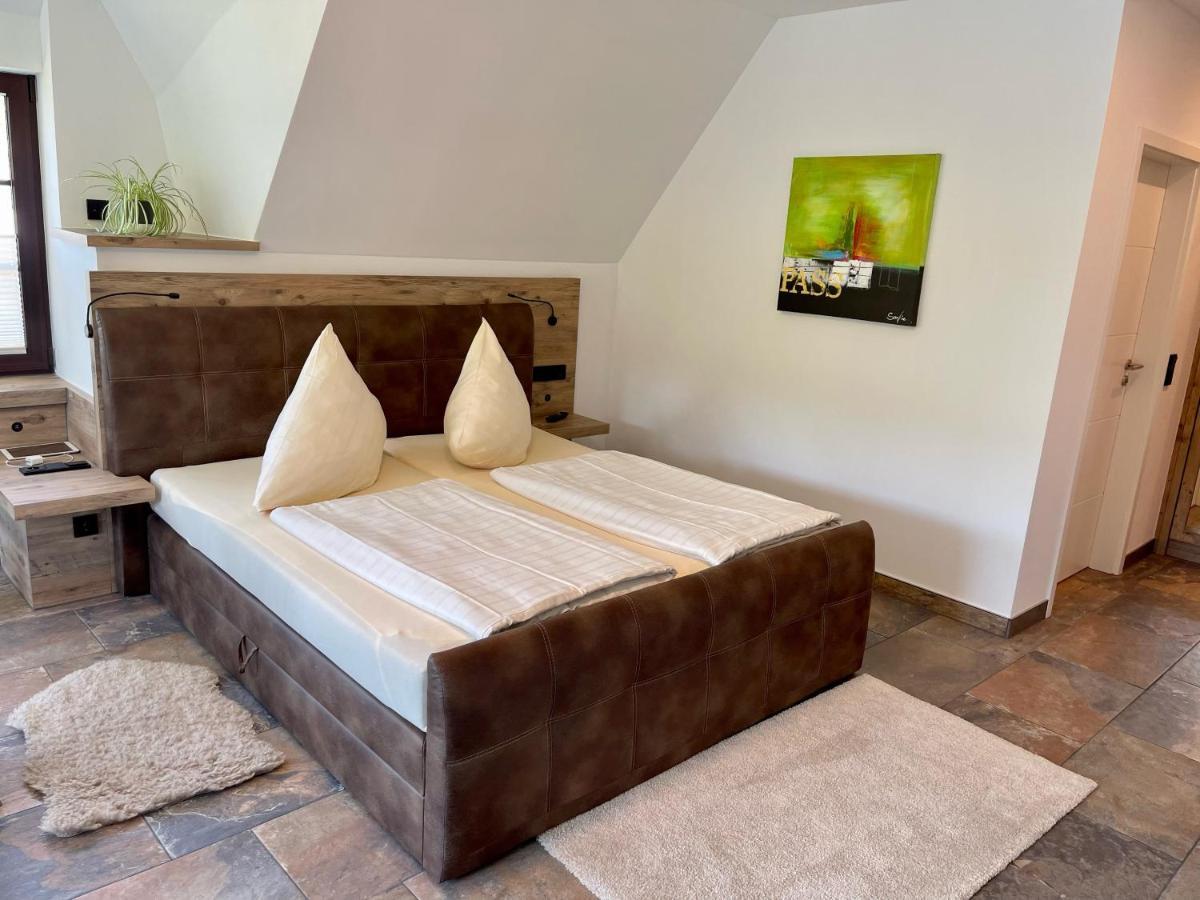 Hotel garni Café im Hamm Zell an der Mosel Esterno foto